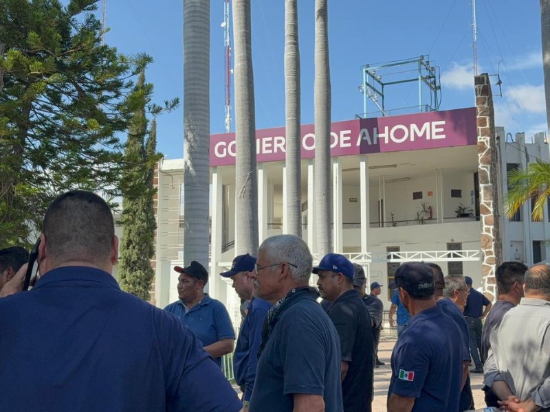 Guerreros Unidos toman el Palacio Municipal, exigen homologación salarial