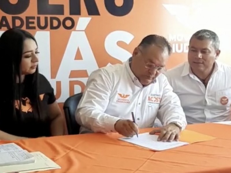 “El Gato” Acosta firmó ante notario público compromisos de campaña