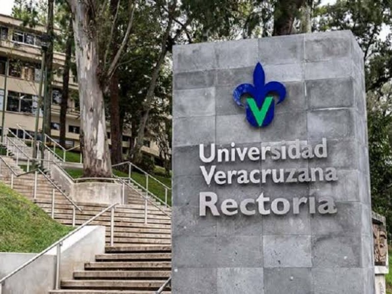 Habilita UV plataforma para que aspirantes puedan simular examen