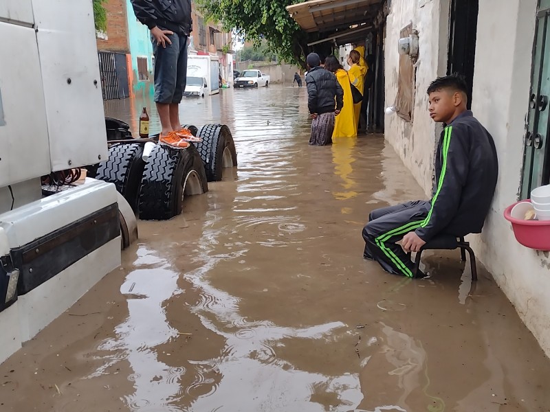 Habilitan albergues en Tlaquepaque para afectados por inundaciones