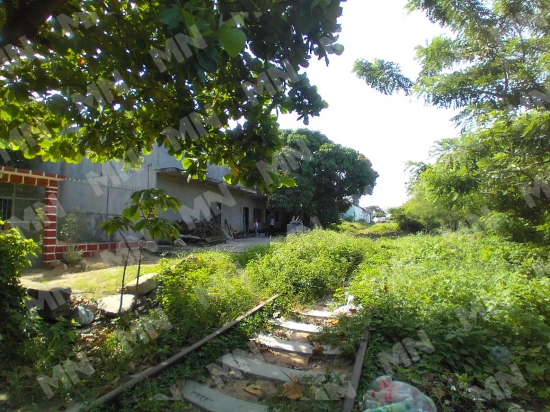 Habitantes cercanos a vías de ferrocarril sin información de reubicación