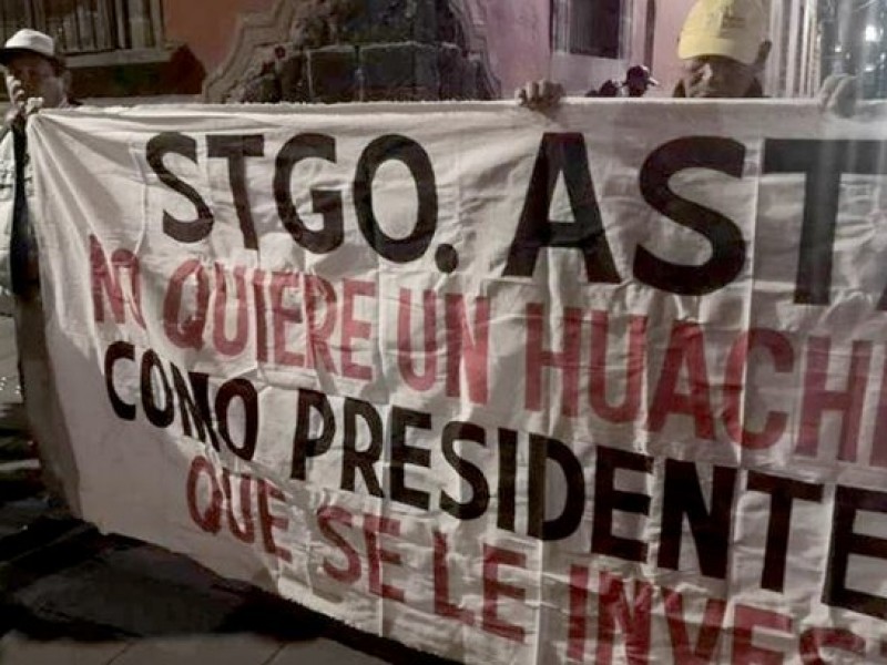 Habitantes de Astata protestan en Palacio Nacional
