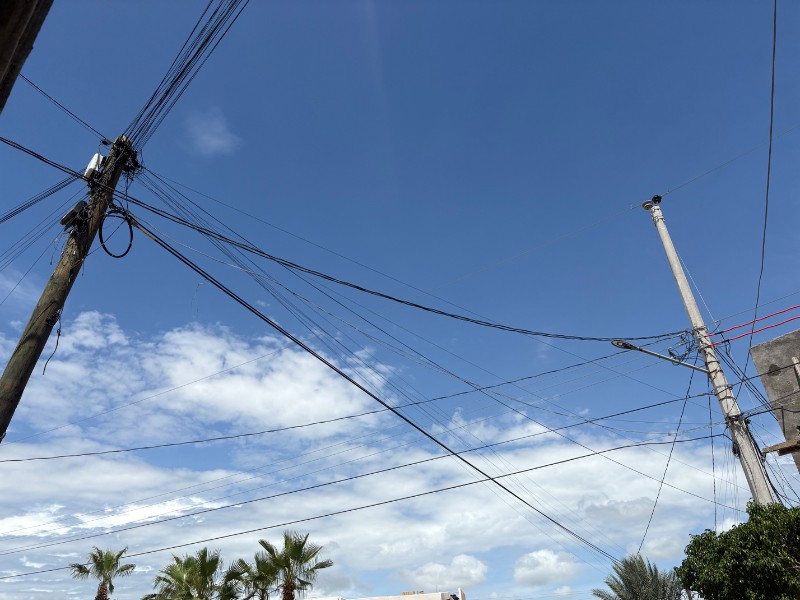 Habitantes de Cabo San Lucas reportan afectación por apagones de energía