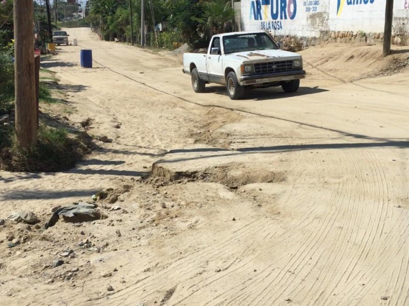 Habitantes de La Playita exigen pavimentación