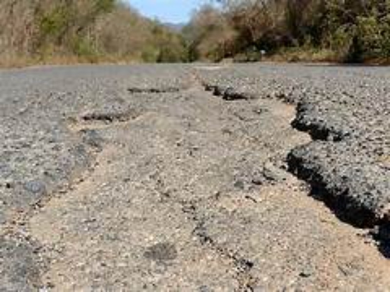 Habitantes de la región piden la reparación de la carretera Tehuacán-Teotitlán