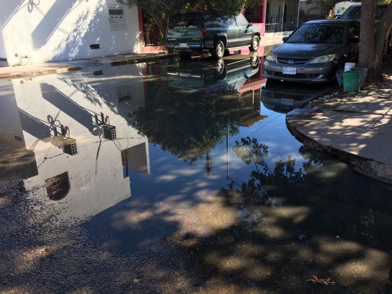 Pese a reclamos, Ayuntamiento no responde a brotes aguas negras