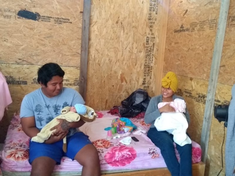 Habitantes de Los Cabos otorgan ayuda a jóvenes padres