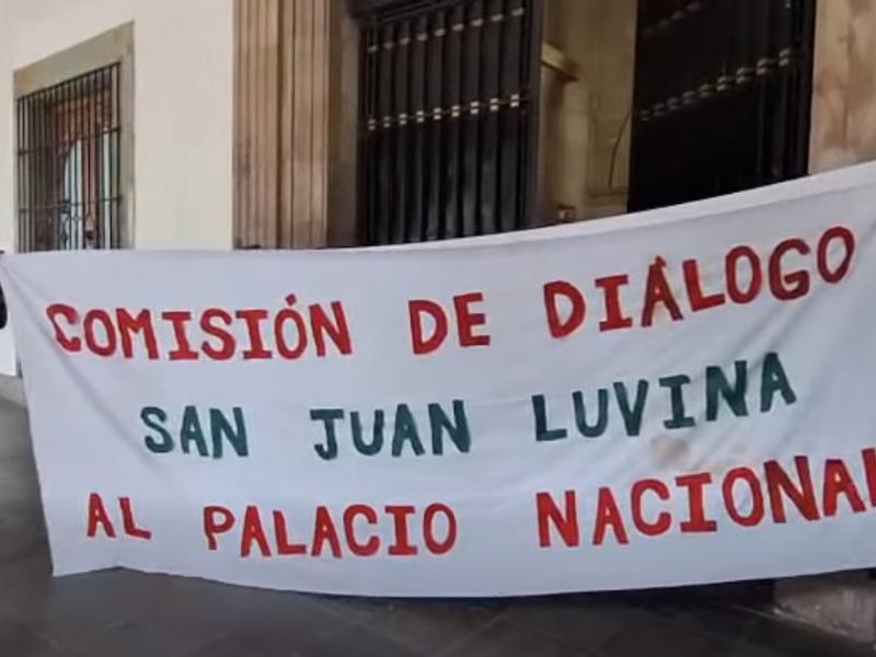 Habitantes de Luvina llevan protesta a Palacio de Gobierno por recursos