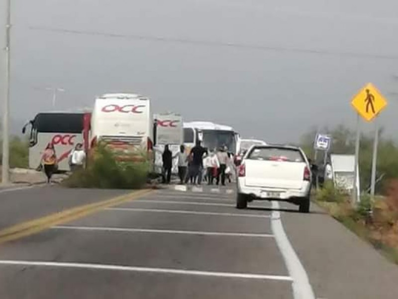 Habitantes de Puente Madera inician bloqueo carretero; tramo Juchitán-Tehuantepec