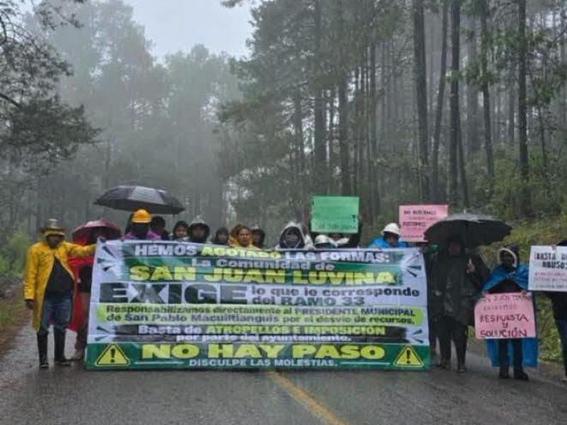 Habitantes de San Juan Luvina se manifiestan; exigen entrega de recursos públicos