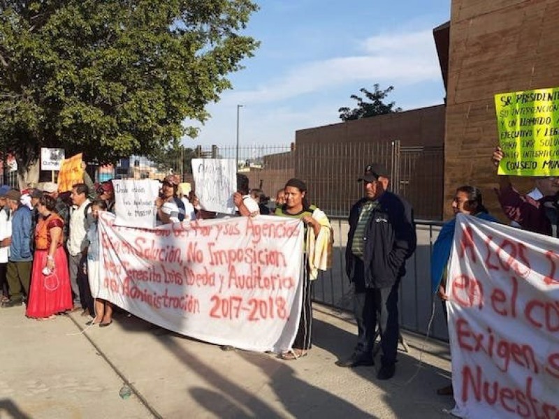 Habitantes de SanDionisio se manifiestan en sede PactoOaxaca