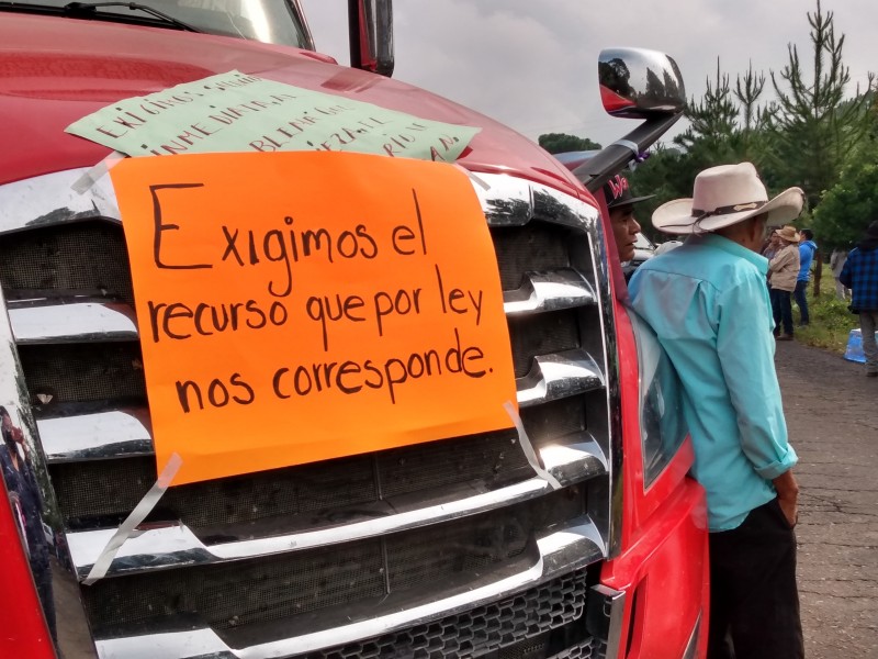 Habitantes de Tarecuato bloquean carretera Jacona-Los Reyes