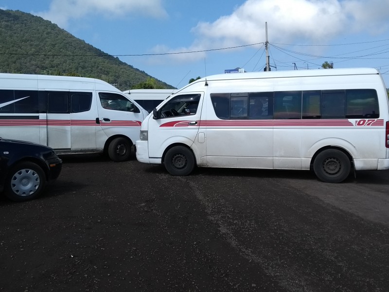 Habitantes de Tarecuato toman carretera Jacona-Los Reyes