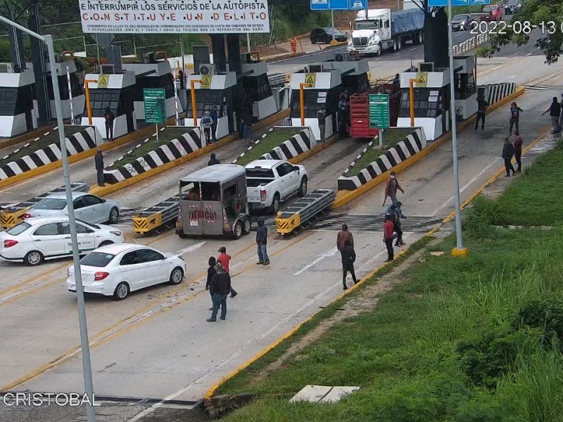 Habitantes de Teopisca toman caseta SCLC-Tuxtla