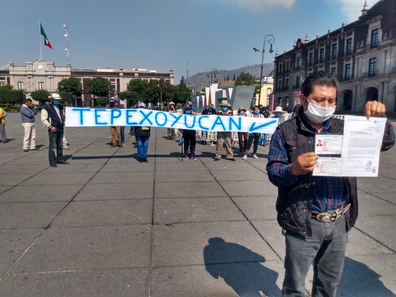 Habitantes de Tepexoyucan se manifiestan frente a Palacio de Gobierno
