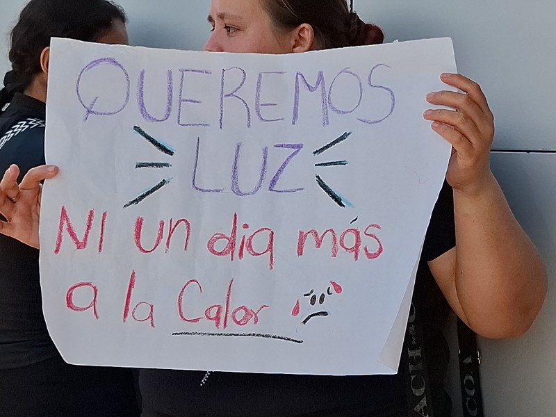 Habitantes de Tepuche y Jesús María toman la CFE en Culiacán