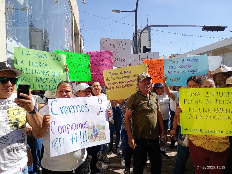 Habitantes de Teuchitlán exigen la liberación de su alcalde