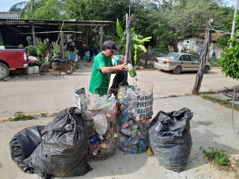 Habitantes de Troncones organizan campaña de limpieza sin participación municipal
