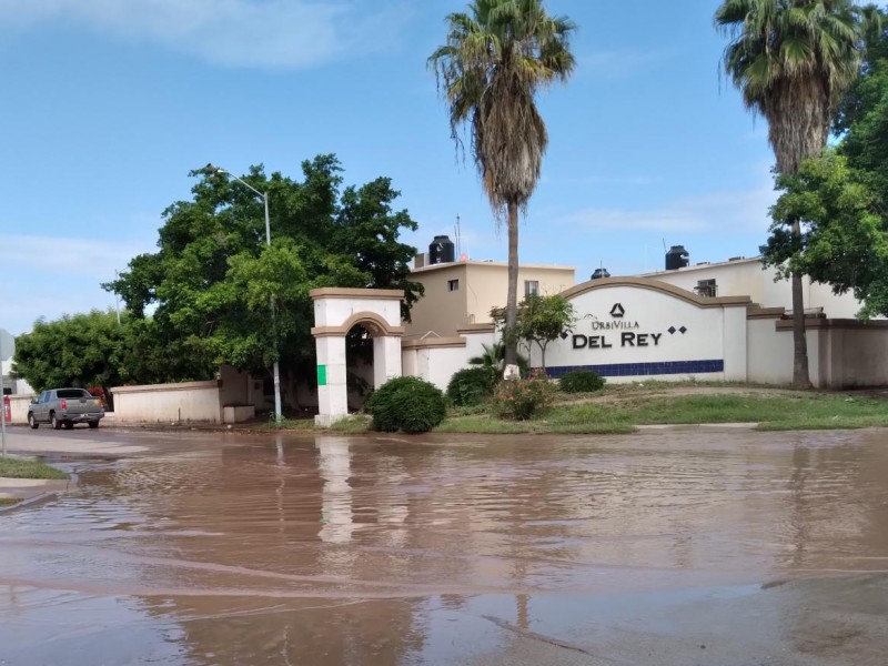 Habitantes de Urbi del Rey siguen inundados