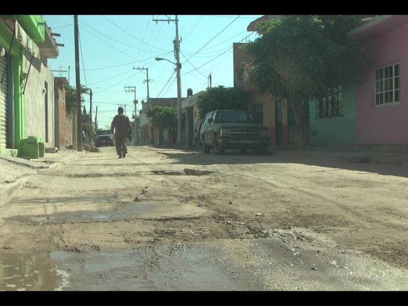 En Valtierrilla exigen terminar obras a medias