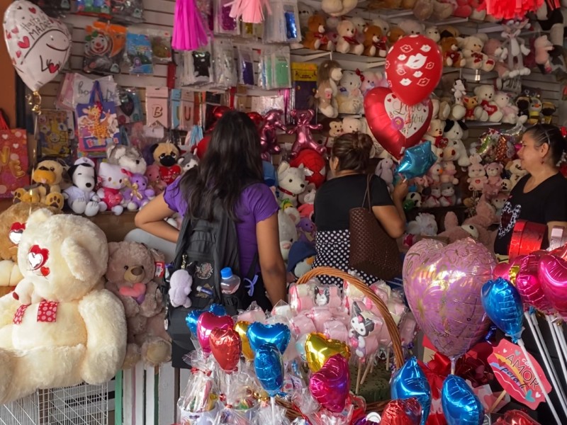 Habitantes de Zihuatanejo demuestran su amor en San Valentín