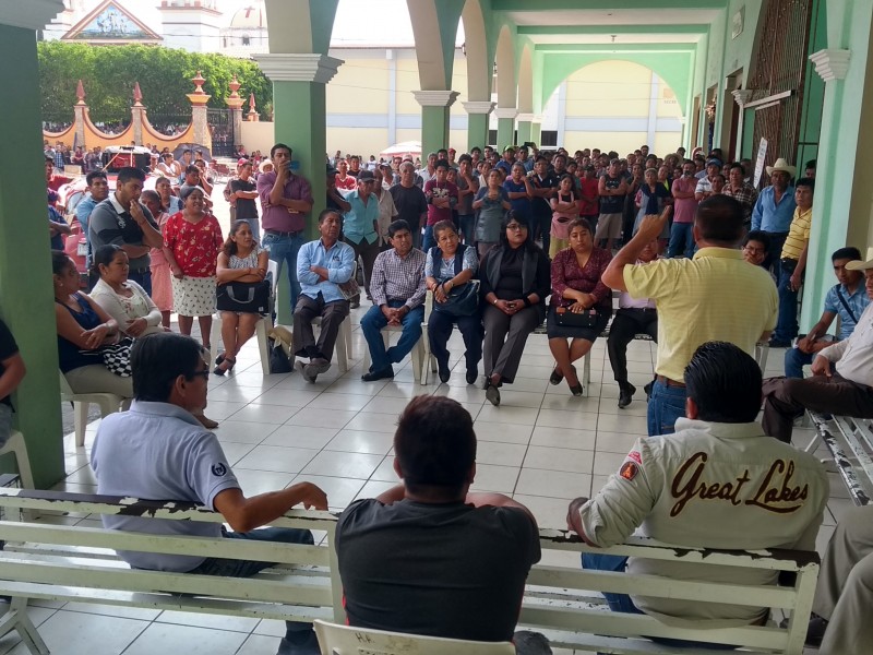 Habitantes de Zinacatepec se manifiesta contra ayuntamiento
