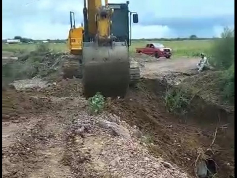 Habitantes del Carrizo exigen retirar taponamiento,temen por inundaciones