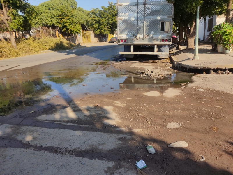 Habitantes del Ipis hartos de vivir entre las aguas negras