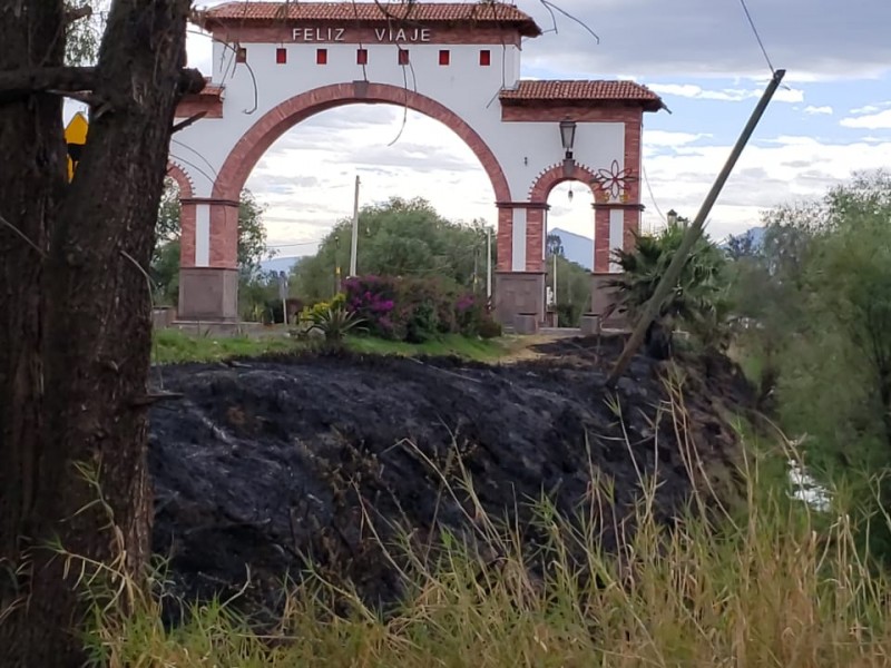 Habitantes denuncian actos vandálicos en parque de bienvenida