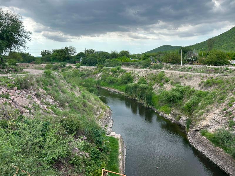 “Habitantes enferman por agua contaminada”; denuncia regidor de El Fuerte