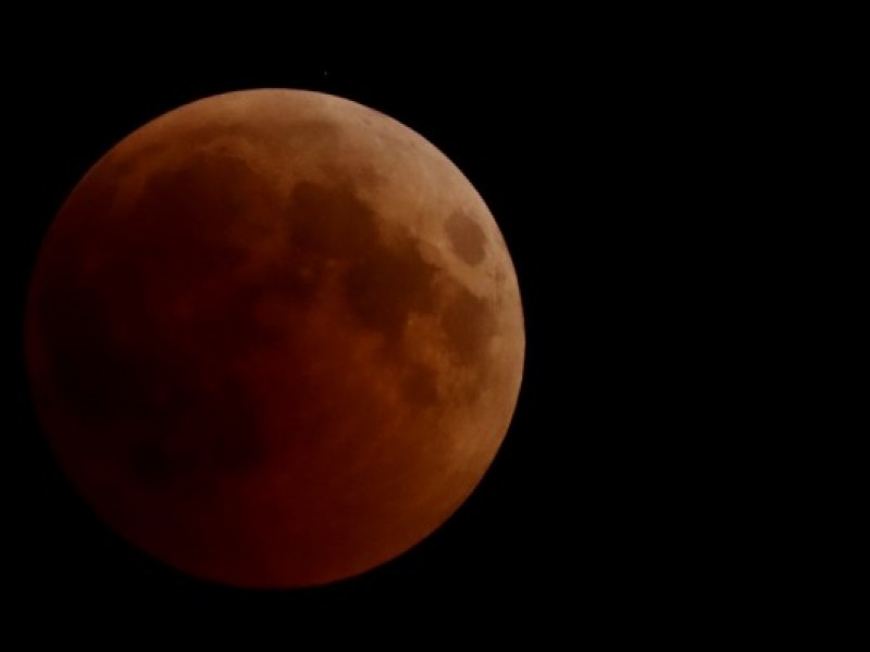 Habrá eclipse lunar este domingo