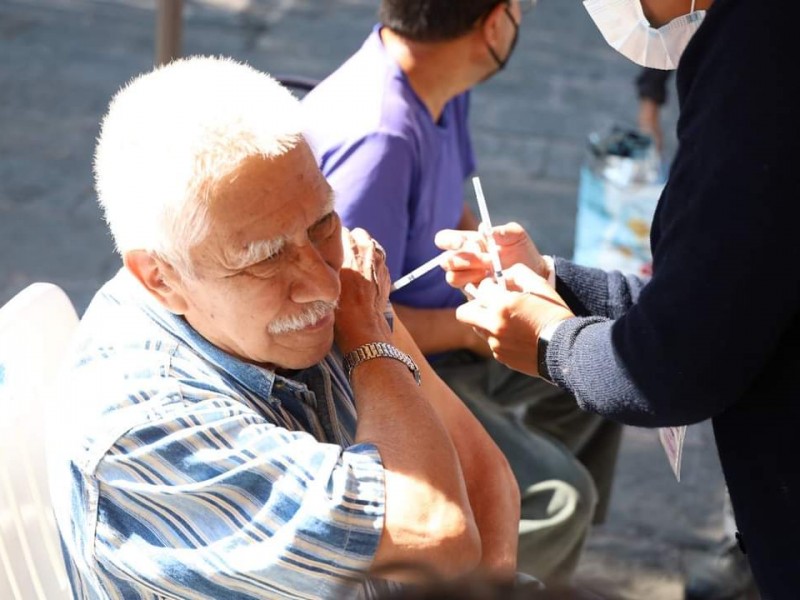 Habrá vacunación contra COVID-19 para adultos mayores en Michoacán