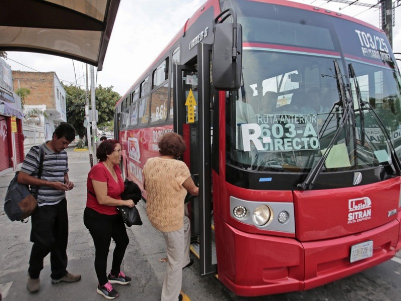 Hacen camioneros negocio redondo con subsidio para sistema de prepago