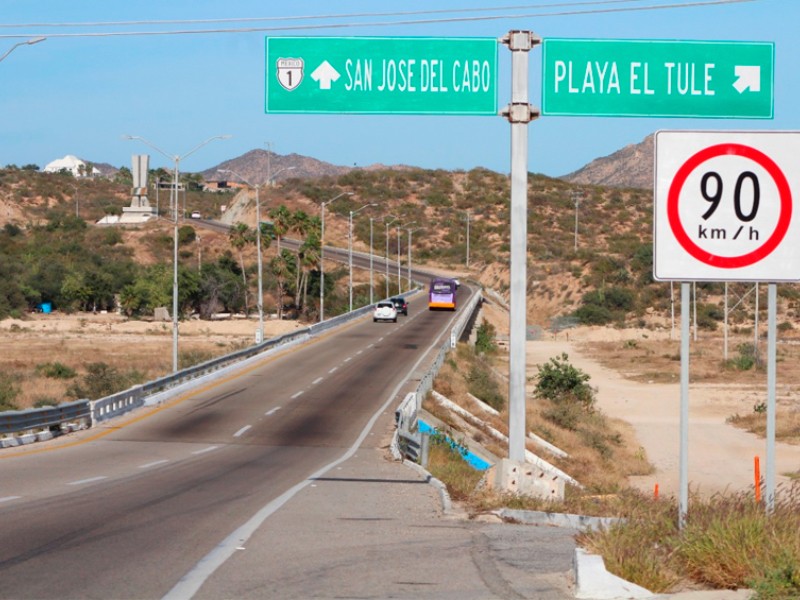 Hacen empresarios llamado urgente a SICT para que atienda baches sobre Transpeninsular Hacen empresarios llamado urgente a SICT para que atienda baches sobre Transpeninsular