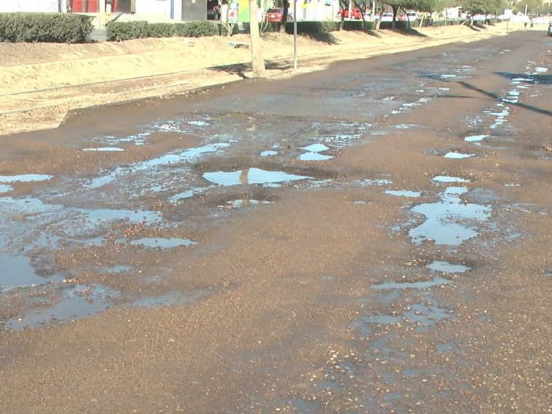 Hacen llamado Alcalde para reparación de calles...