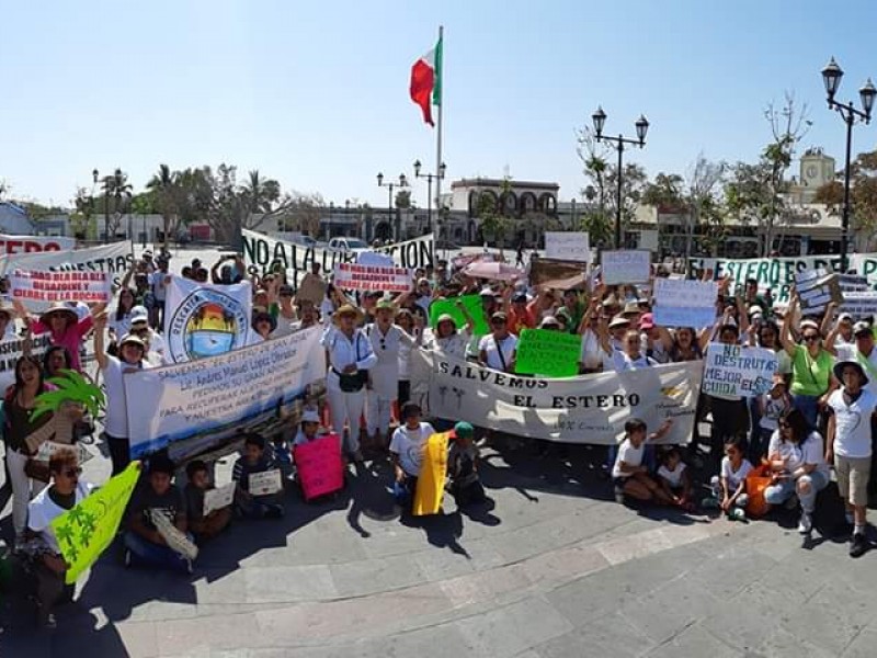 Hacen marcha pacífica en pro del Estero