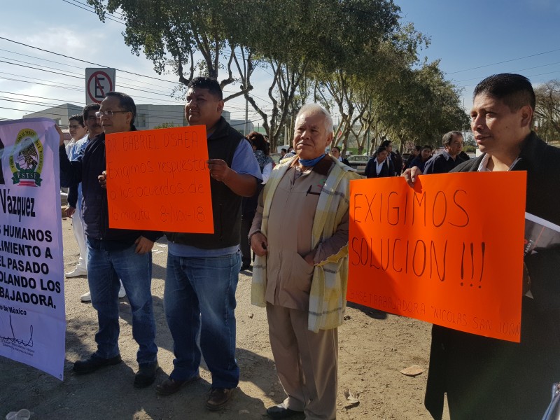 Hacen paro trabajadores del ISEM