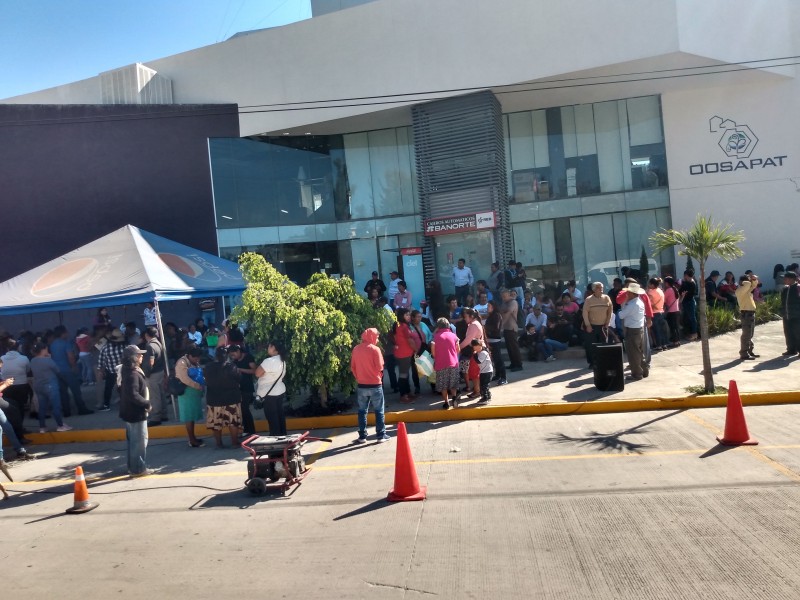 Hacen plantón para pedir agua y drenaje en colonia Antorchista