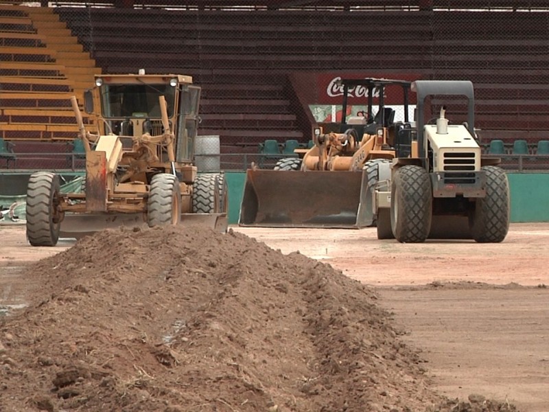 Hacen trabajos para restaurar estadio