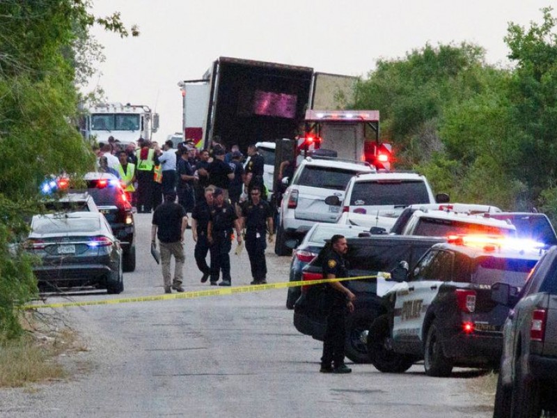 Hallan a 50 migrantes muertos en tráiler; 22 son mexicanos