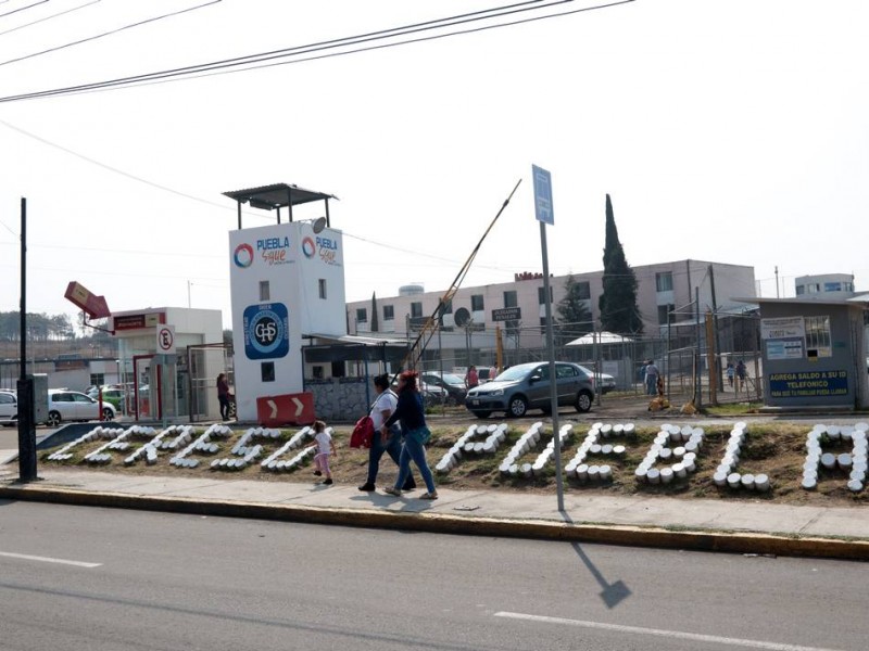 Hallan a bebé sin vida en basurero de penal poblano