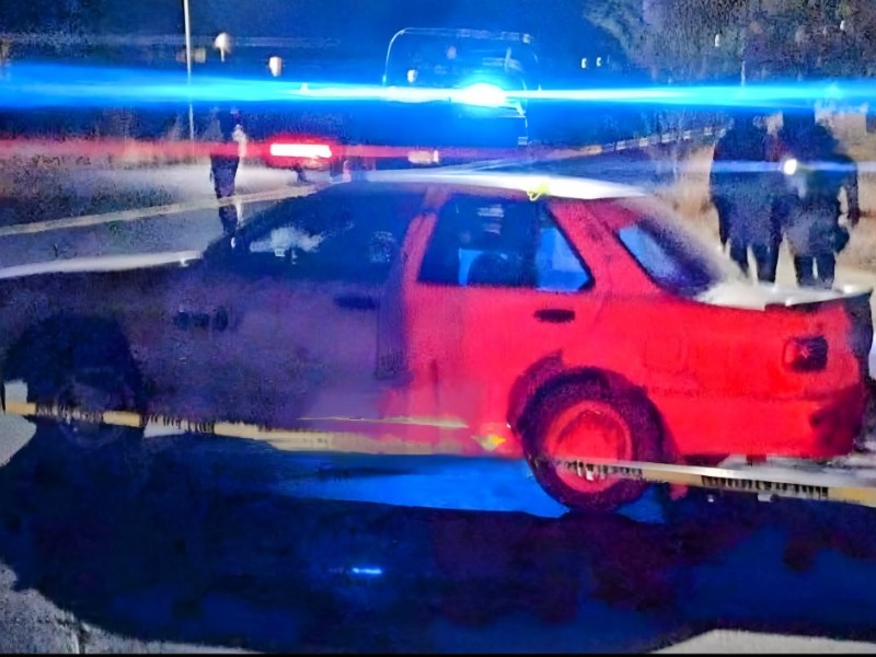 Hallan a dos desmembrados en un taxi en Acapulco