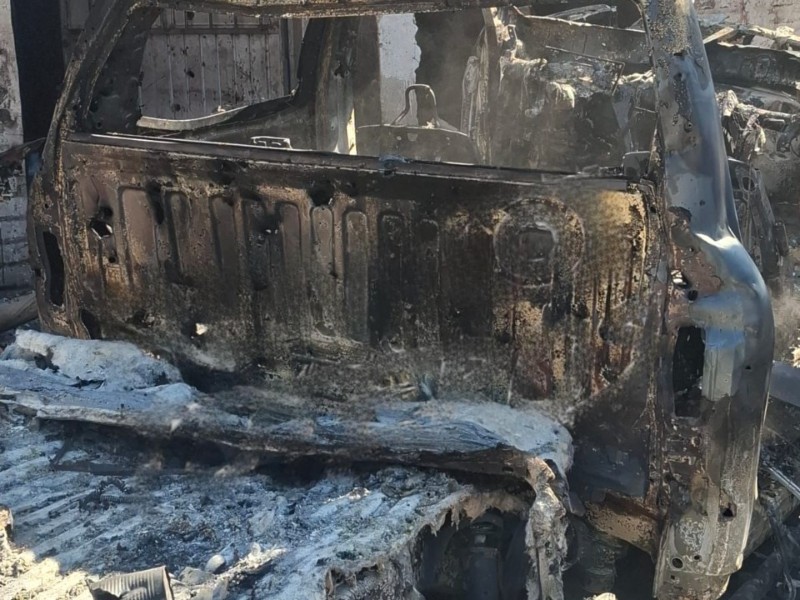 Hallan Camioneta Calcinada con muertos en su Interior en Escuinapa