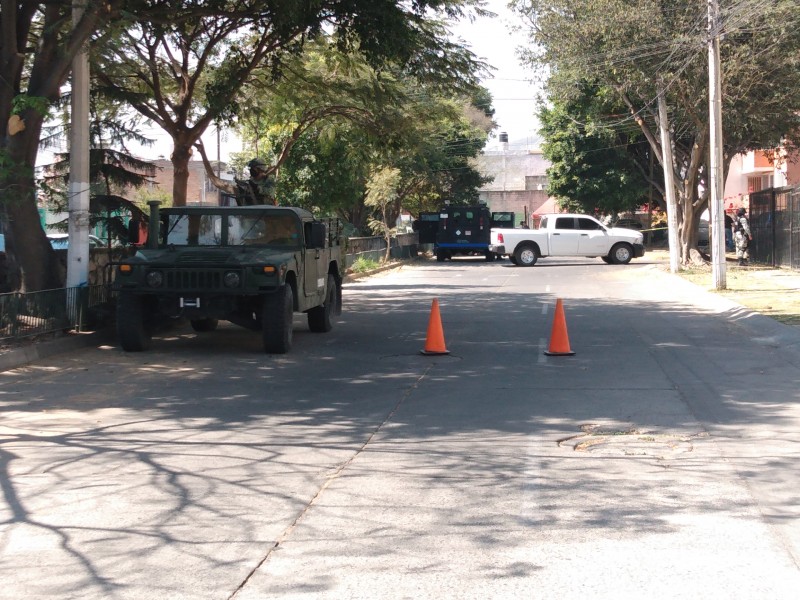 Hallan carro usado en balacera abandonado en Zapopan