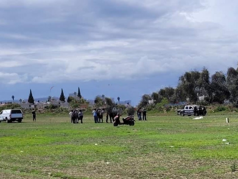 Hallan cuerpo de masculino en barranca de Amozoc