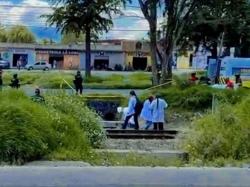 Hallan cuerpo sin vida en canal Toluca-Palmillas