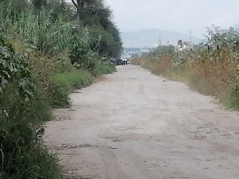 Hallan dos cuerpos en un canal de Tlajomulco