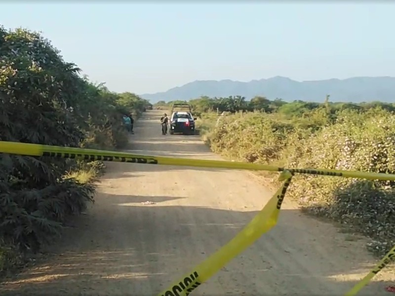 Hallan dos hombres ejecutados en camino rural de Rincón Moreno, Tehuantepec Hallan dos hombres ejecutados en camino rural de Rincón Moreno, Tehuantepec