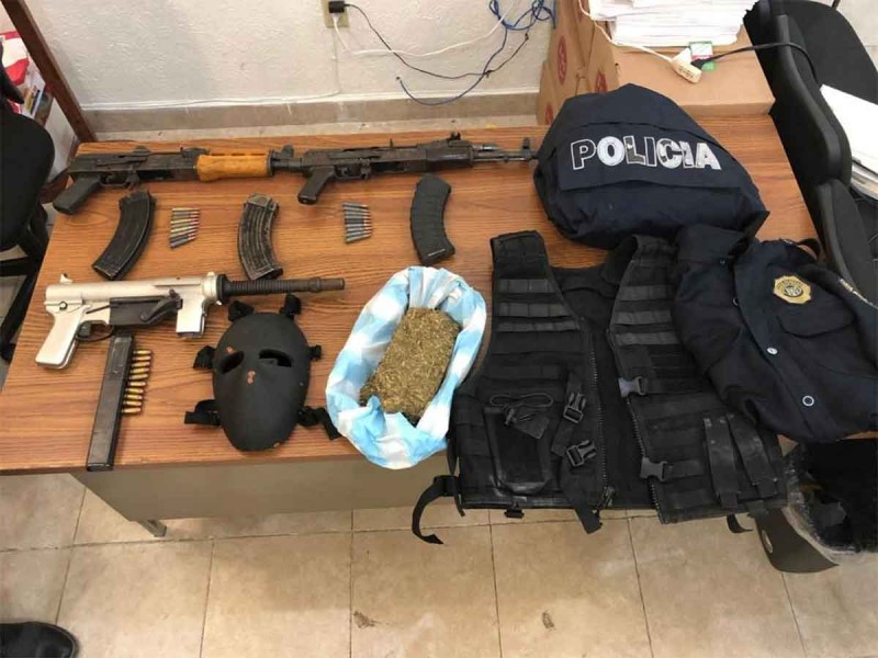 Terror en Ecatepec: hallan droga y armas largas