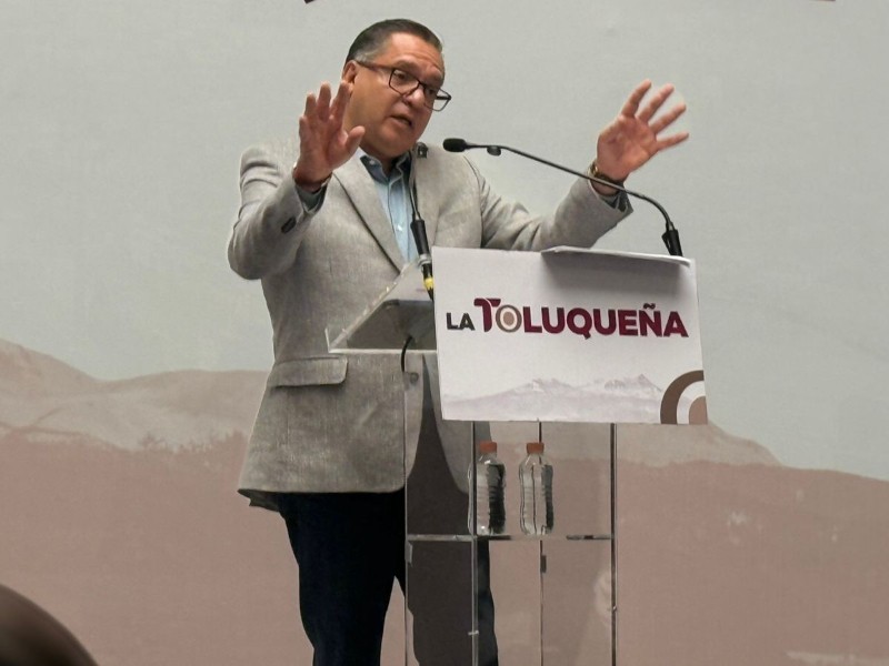 Hallan lona con mensaje intimidatorio en puente de Toluca; Alcalde responde